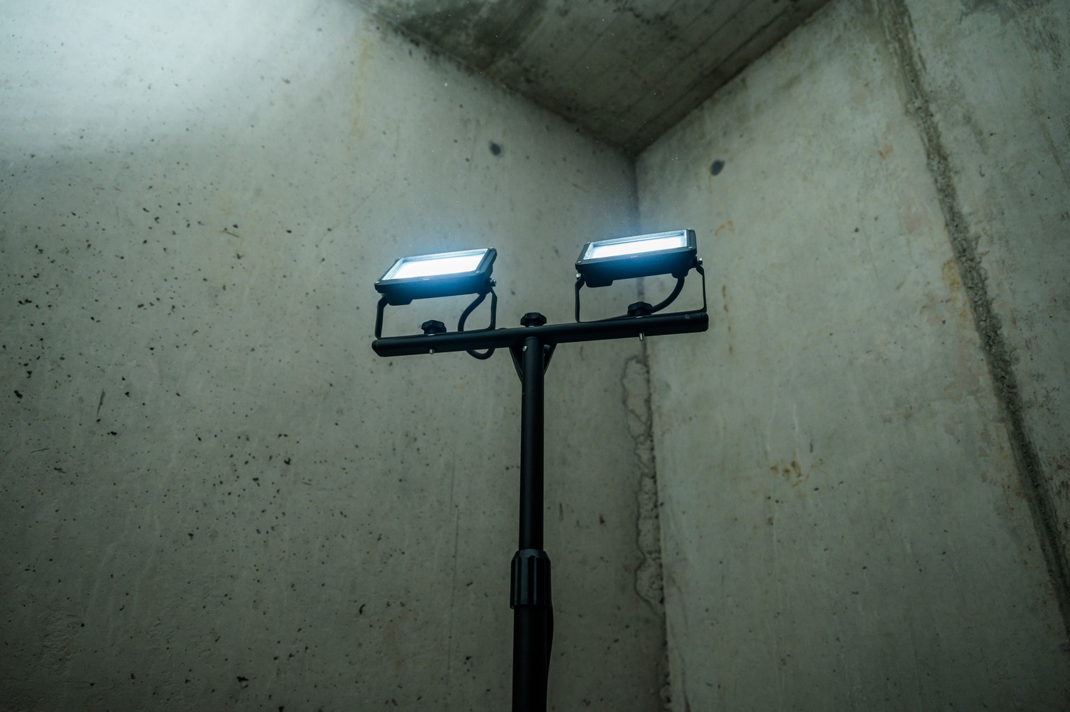 Tripod LED Light JARO 6060 T, 4800lm, 2x 20W, 3m H07RN-F 3G1.0
