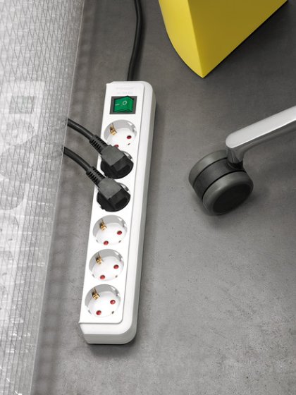 Eco-Line Steckdosenleiste mit Schalter 6-fach weiß 1,5m H05VV-F 3G1,5 - Anwendungsbild