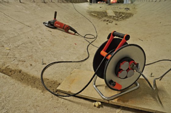 professionalLINE SteelCore Kabeltrommel IP44 40m orange AT-N07V3V3-F 3G1,5 - Anwendungsbild