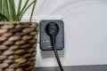 &Uuml;berspannungsschutzadapter 13.500A Anthrazit - Anwendungsbild