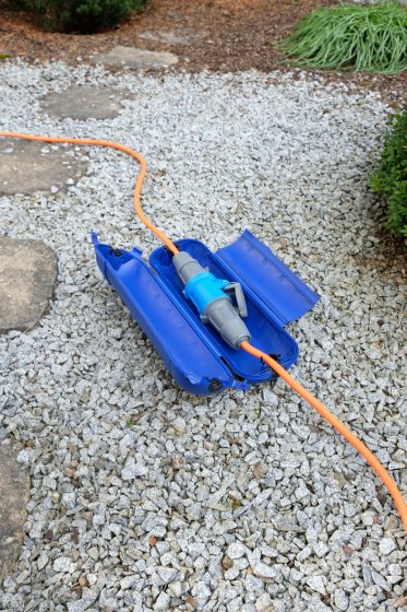 Safe-Box CEE 230V IP44, blau - Anwendungsbild