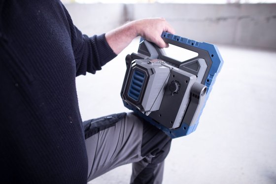 LED Hybrid Baustrahler BS 8050 MH, Bosch Professional 18V System, 7900lm, IP55 - Anwendungsbild