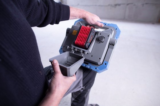 LED Hybrid Baustrahler BS 8050 MH, Bosch Professional 18V System, 7900lm, IP55 - Anwendungsbild