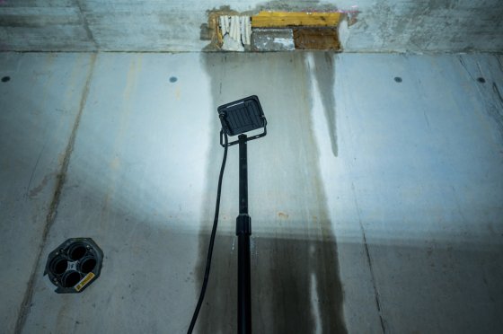  - JARO tripod work light