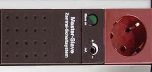 Wie stelle ich die Schaltschwelle an einer Automatik-Steckdosenleiste mit Einstellregler ein?