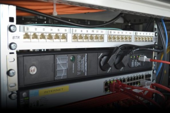 19 inch socket strip for the server cabinet and control cabinet construction